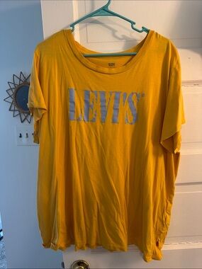 Levi's Bright Yellow Logo Tee